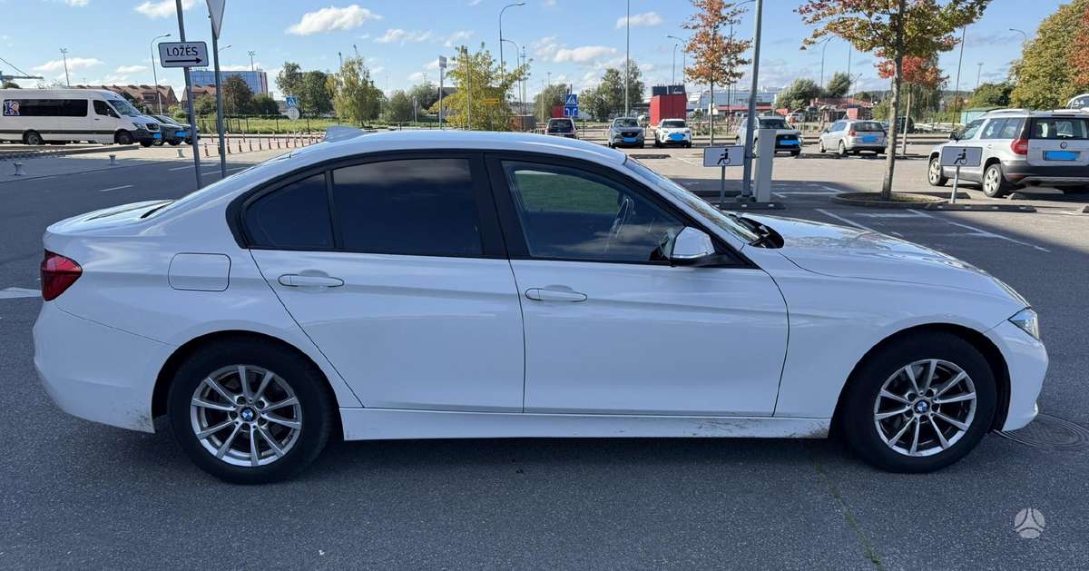 BMW 318, 1.5 l., Седан