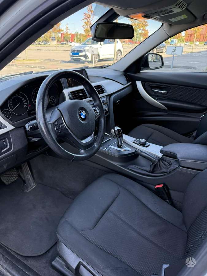 BMW 318, 1.5 l., Седан
