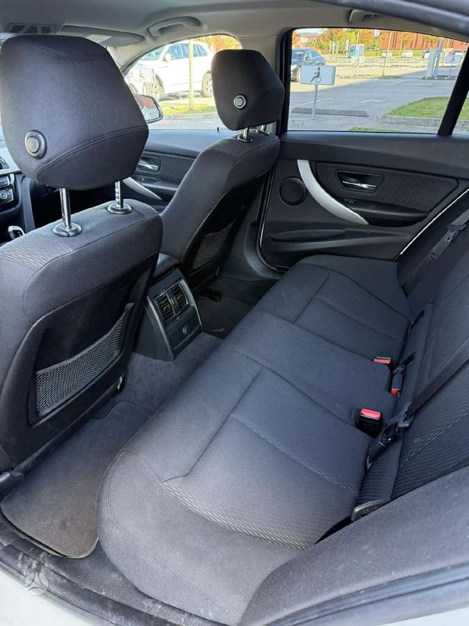 BMW 318, 1.5 l., Седан