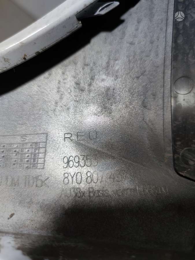 Audi A3, 8Y0807437, bamperi
