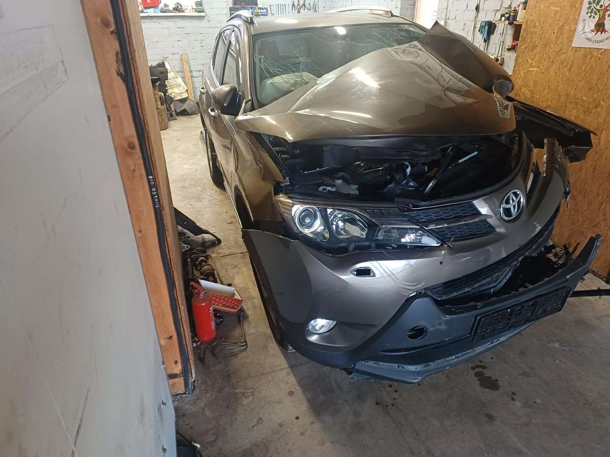 Toyota RAV4 детали кузова