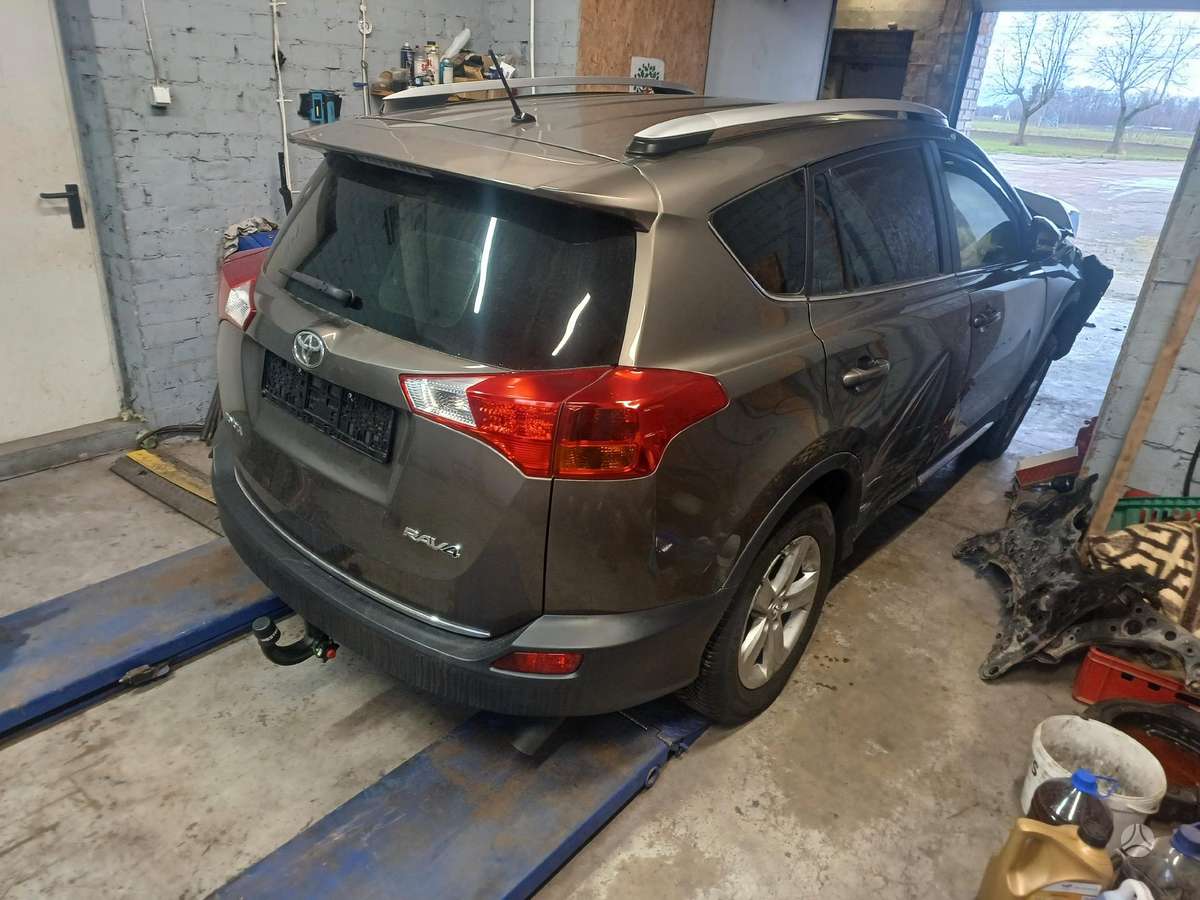 Toyota RAV4 детали кузова