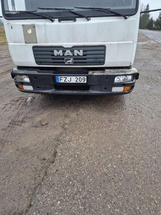 MAN LE 8 220, грузовики