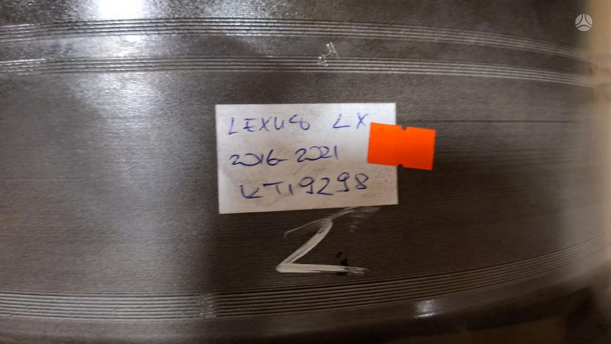 Lexus LX klasė Cen30423