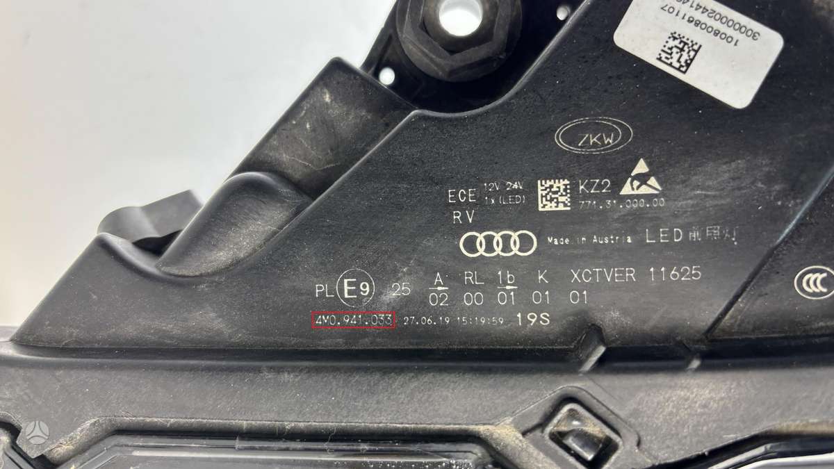 Audi Q7, 4M0941033, Cen30502