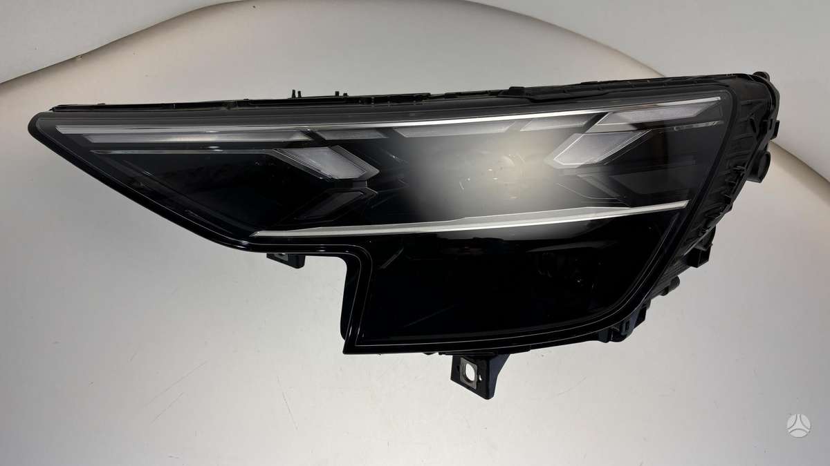 Audi Q8, 4M8941039, Cen30505