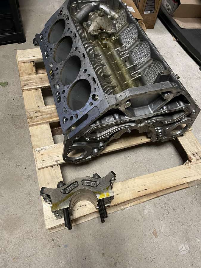 BMW M5, S63b44b, детали двигателя