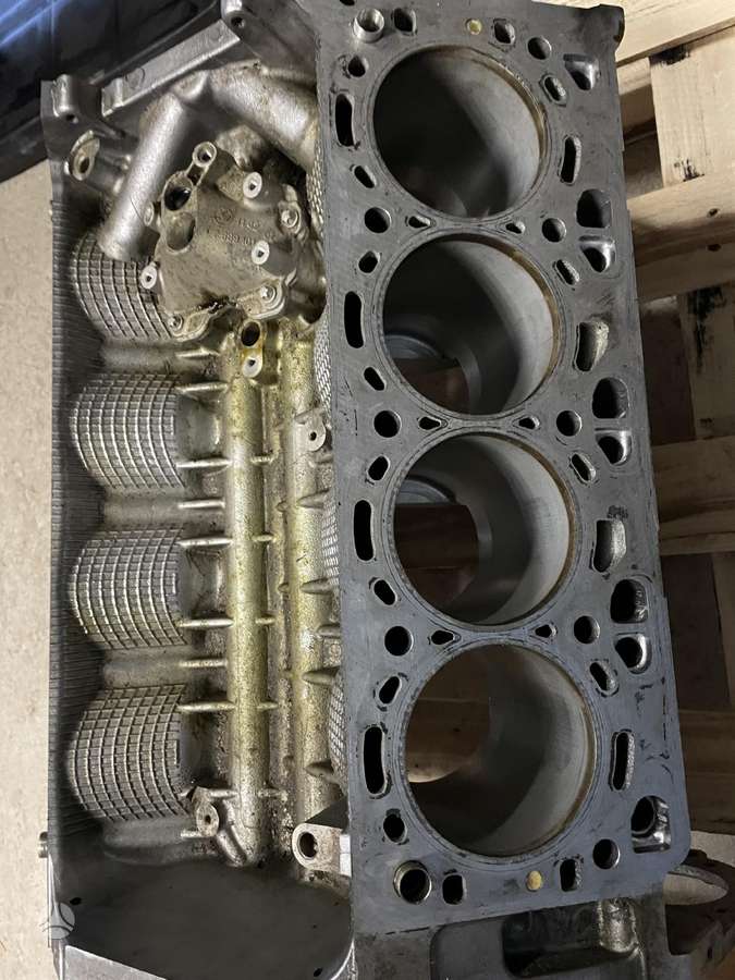 BMW M5, S63b44b, engine parts