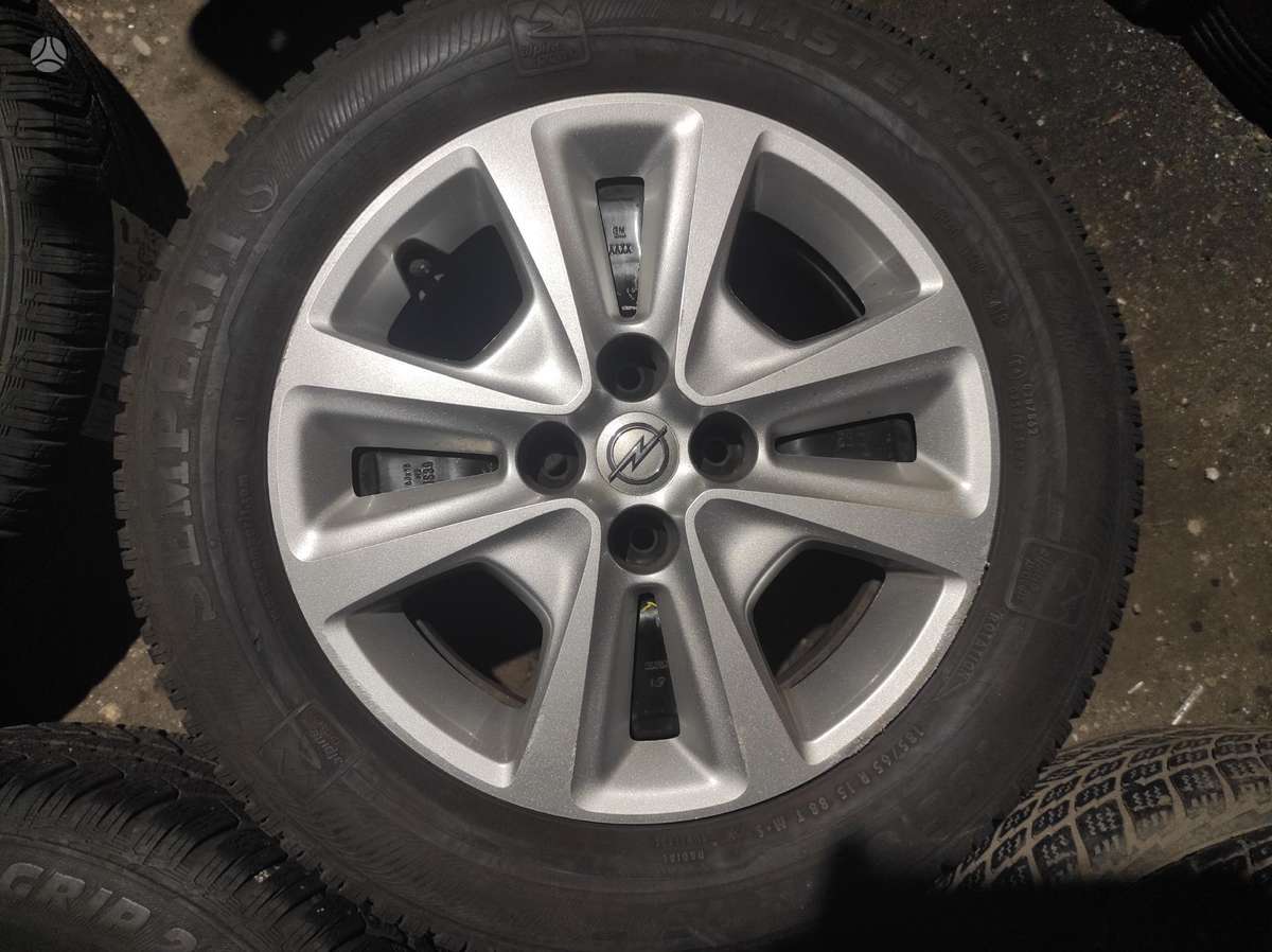 Opel, ratų gaubtai, R15