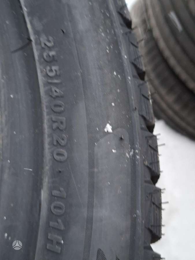 Zeta, žieminės 255/40 R20