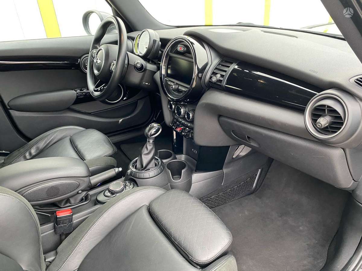 Mini Cooper SD, 2.0 l., hatchback