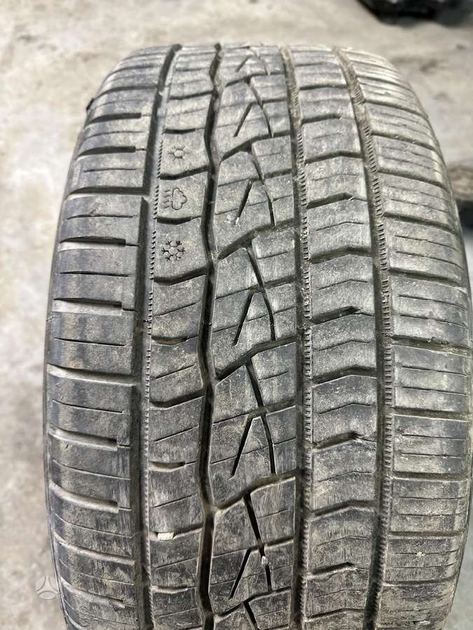 Continental, всесезонные 255/40 R19