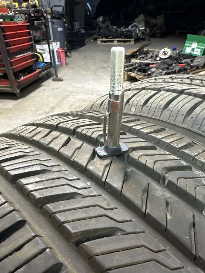Yokohama, vasarinės 235/45 R19