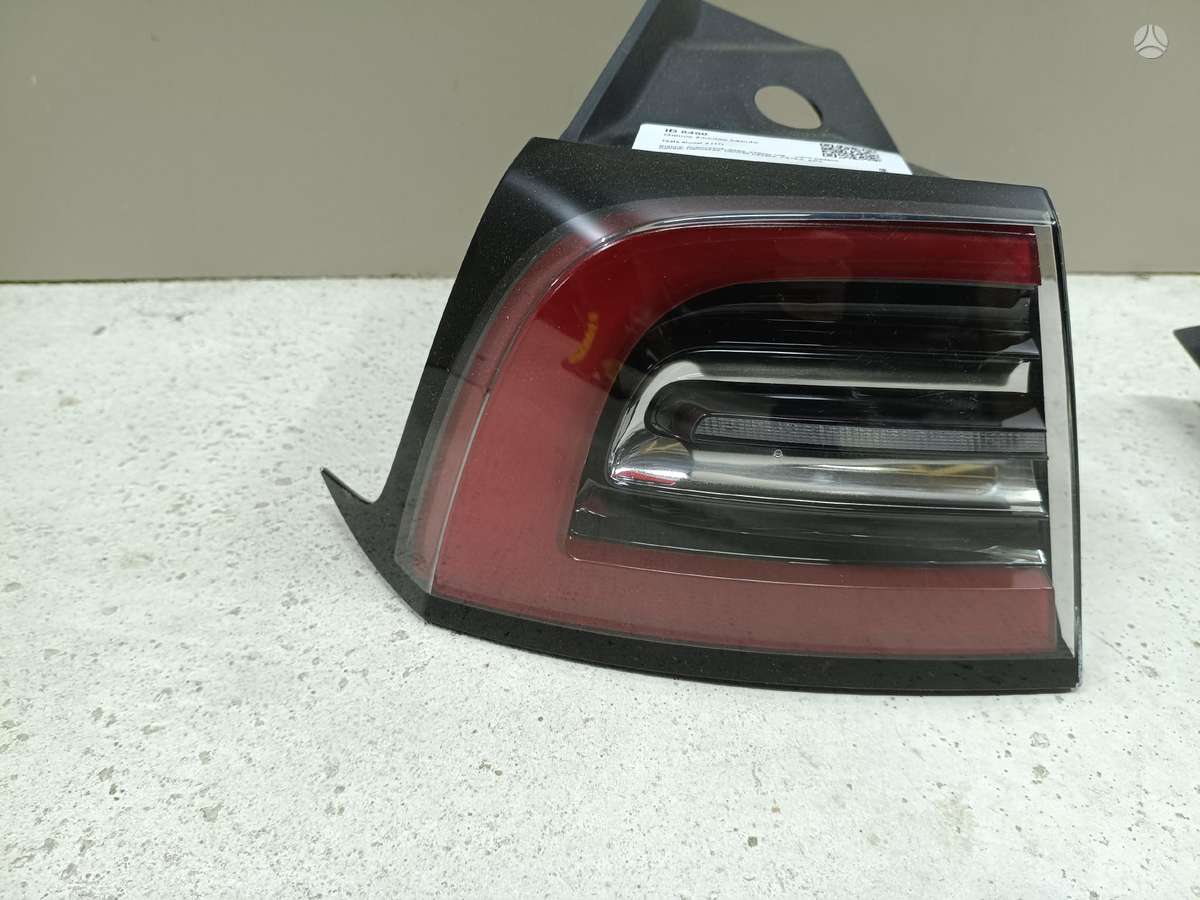 Tesla Model 3 фары