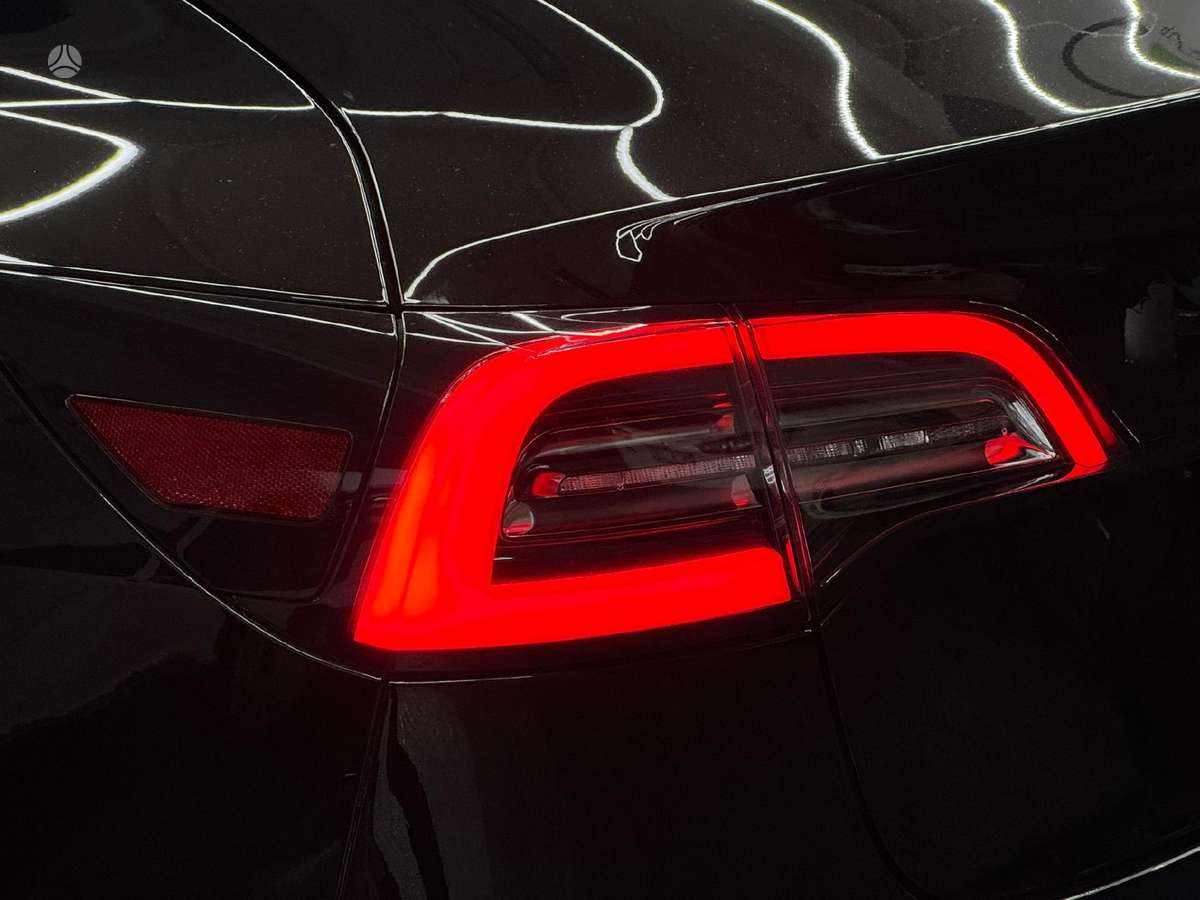 Tesla Model 3, 60 kWh, hatchback
