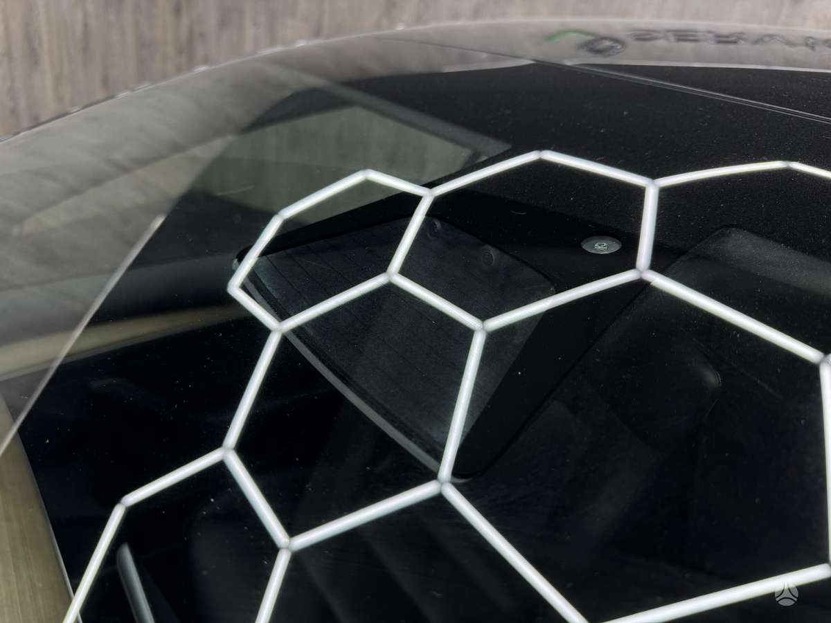 Tesla Model 3, 60 kWh, hatchback