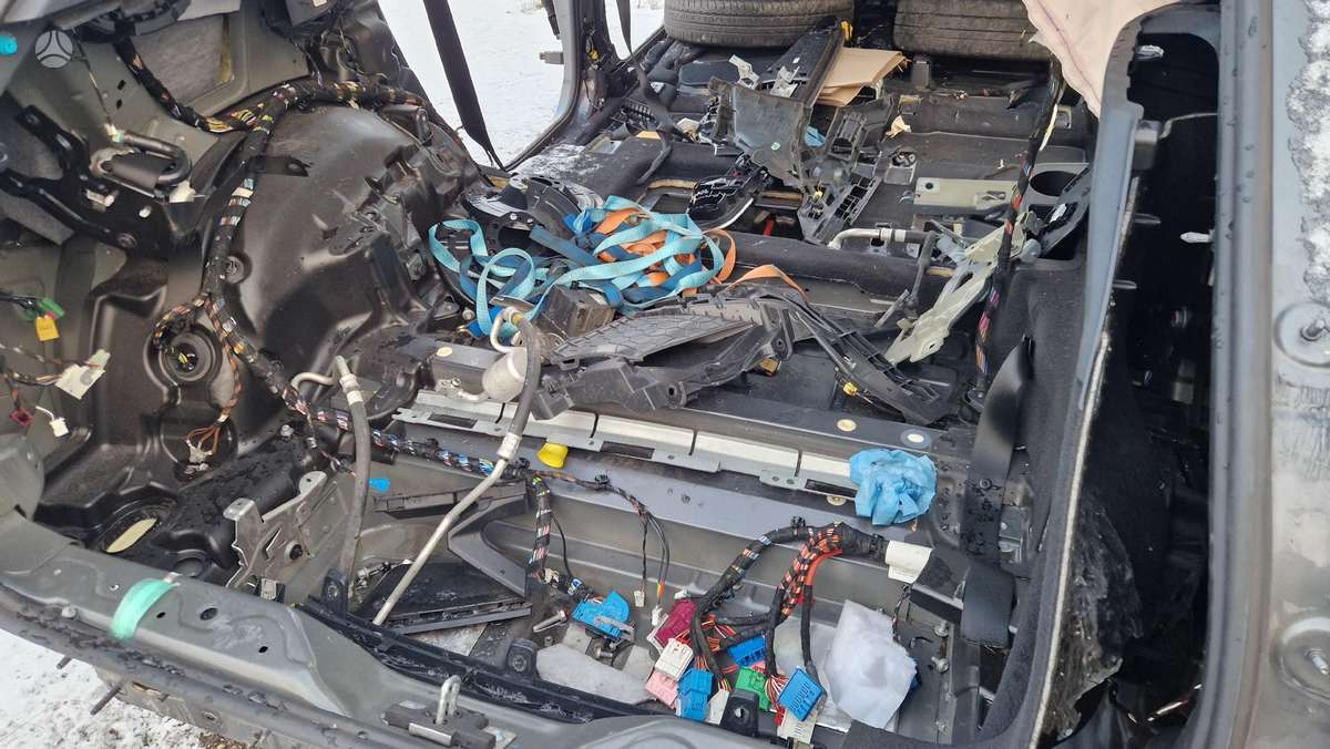 Mercedes-Benz EQS kėbulo dalys