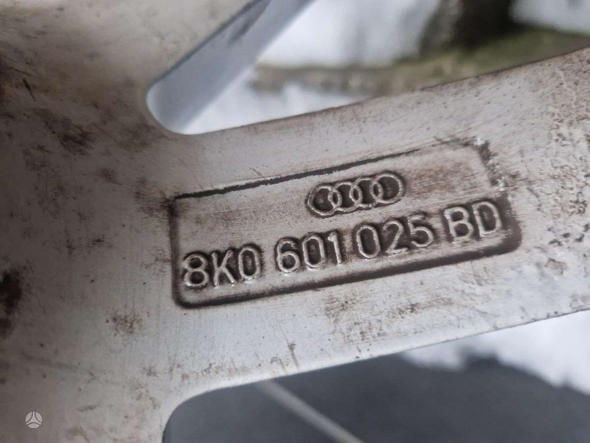 Audi A4, lengvojo lydinio, R16