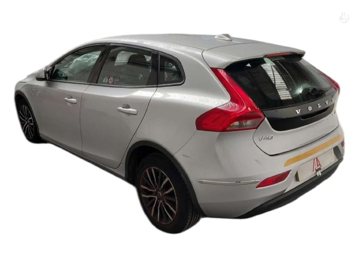 Volvo V40 Dalimis