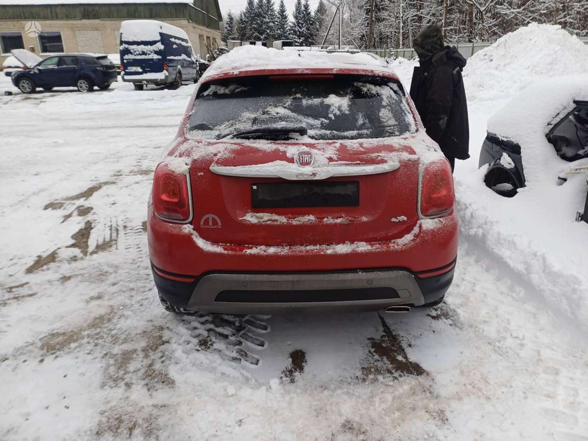Fiat 500X for parts. Color code 895