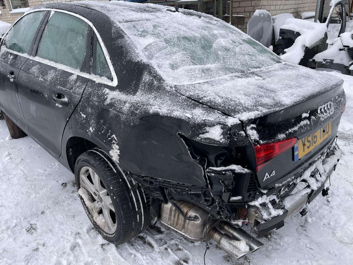 Audi A4 dalimis