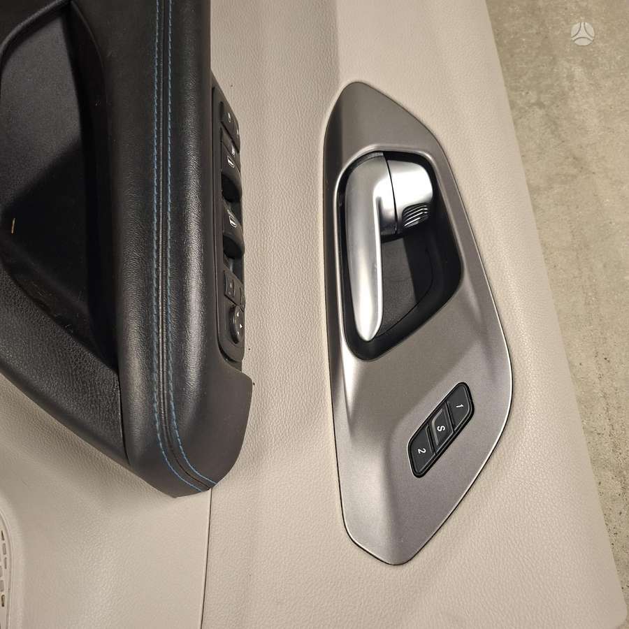 Chrysler Pacifica door upholstery, seats
