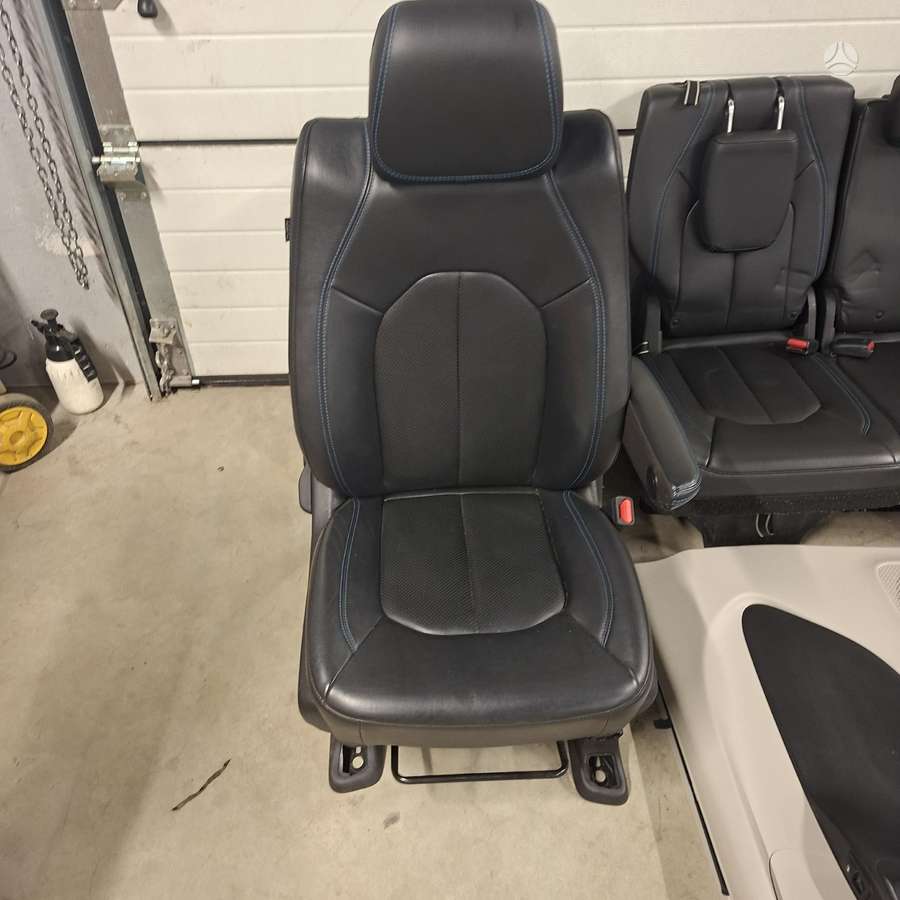 Chrysler Pacifica durų apmušalai, sėdynės