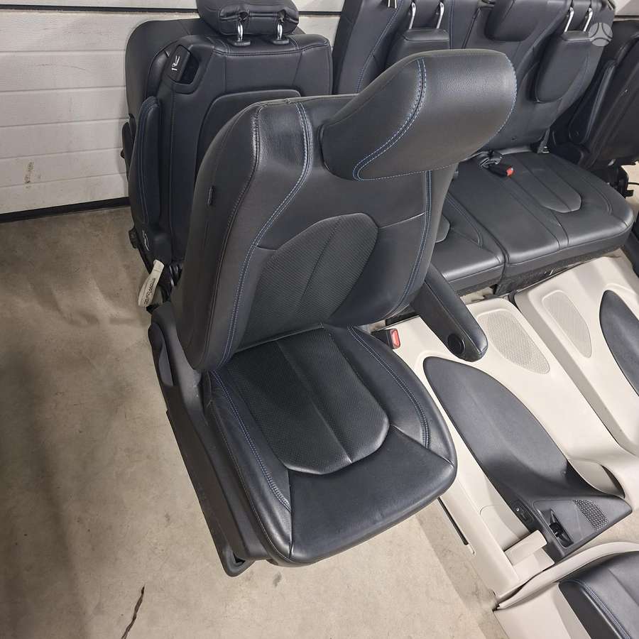 Chrysler Pacifica door upholstery, seats