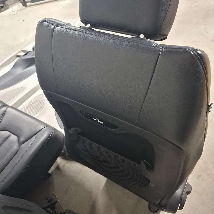 Chrysler Pacifica door upholstery, seats