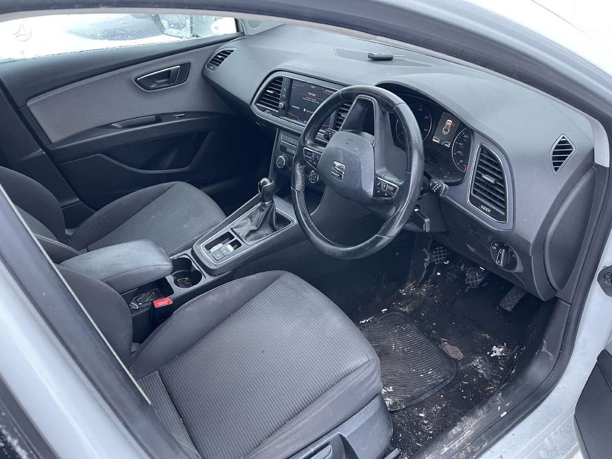 Seat Leon dalimis