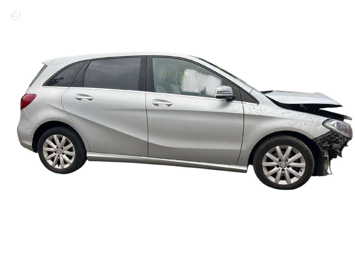 Mercedes-Benz B klasė Dalimis