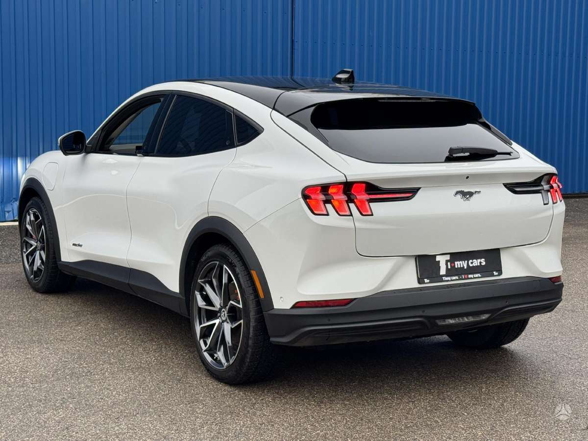 Ford Mustang Mach-E, coupe