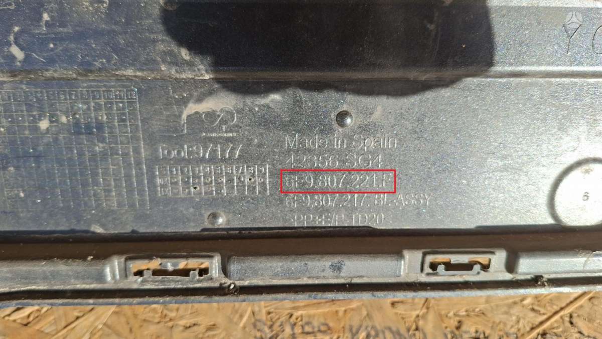 Seat Arona, 6F9807221F, Cen30478