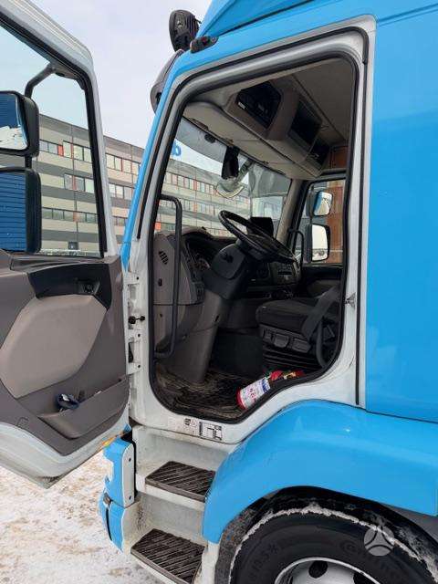 DAF LF260, kietašoniai