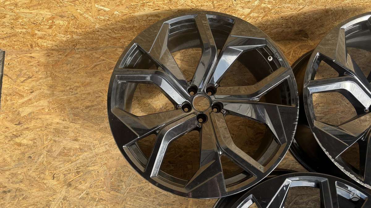 Audi Q8, 4M8601025, Cen30080