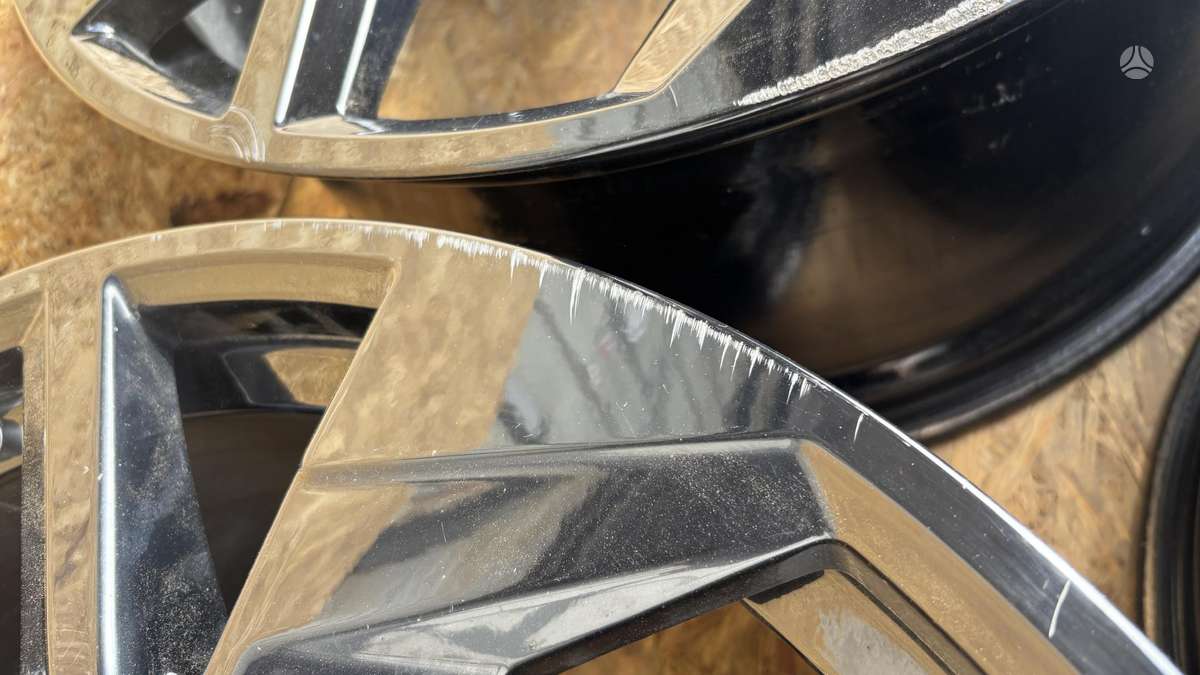 Audi Q8, 4M8601025, Cen30080