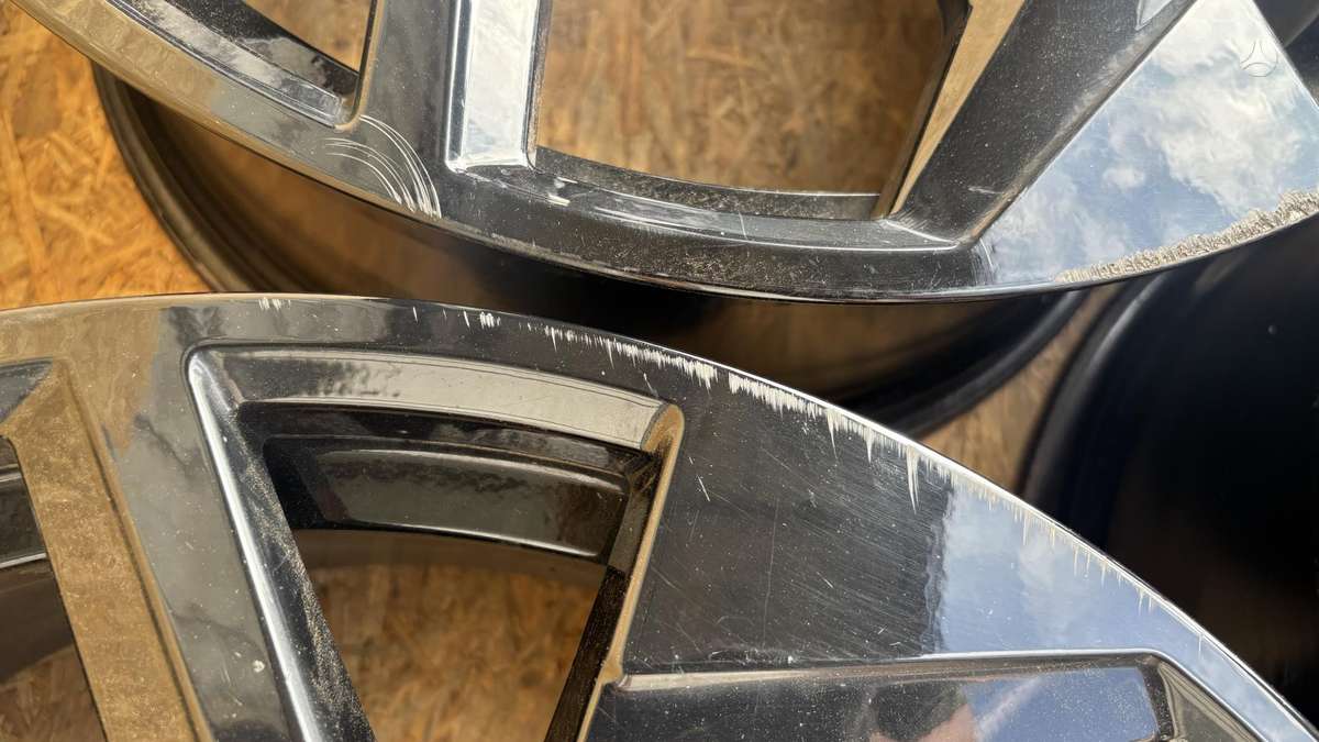 Audi Q8, 4M8601025, Cen30080