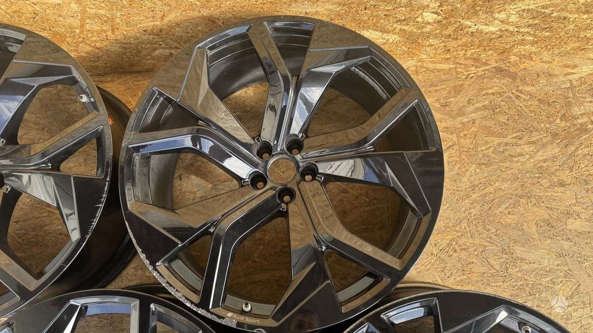 Audi Q8, 4M8601025, Cen30080