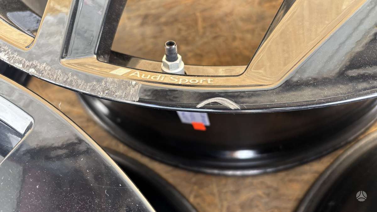 Audi Q8, 4M8601025, Cen30080
