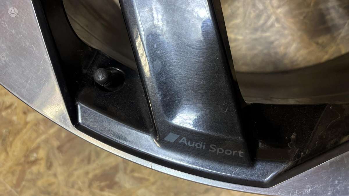 Audi Q8 e-tron, 4KE601025, Cen30082