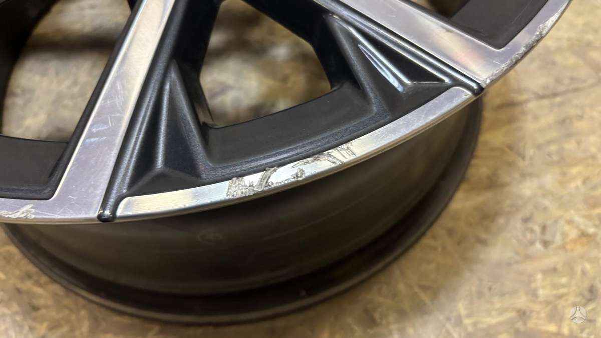 BMW 2 serija, 5A41F52, Cen30085