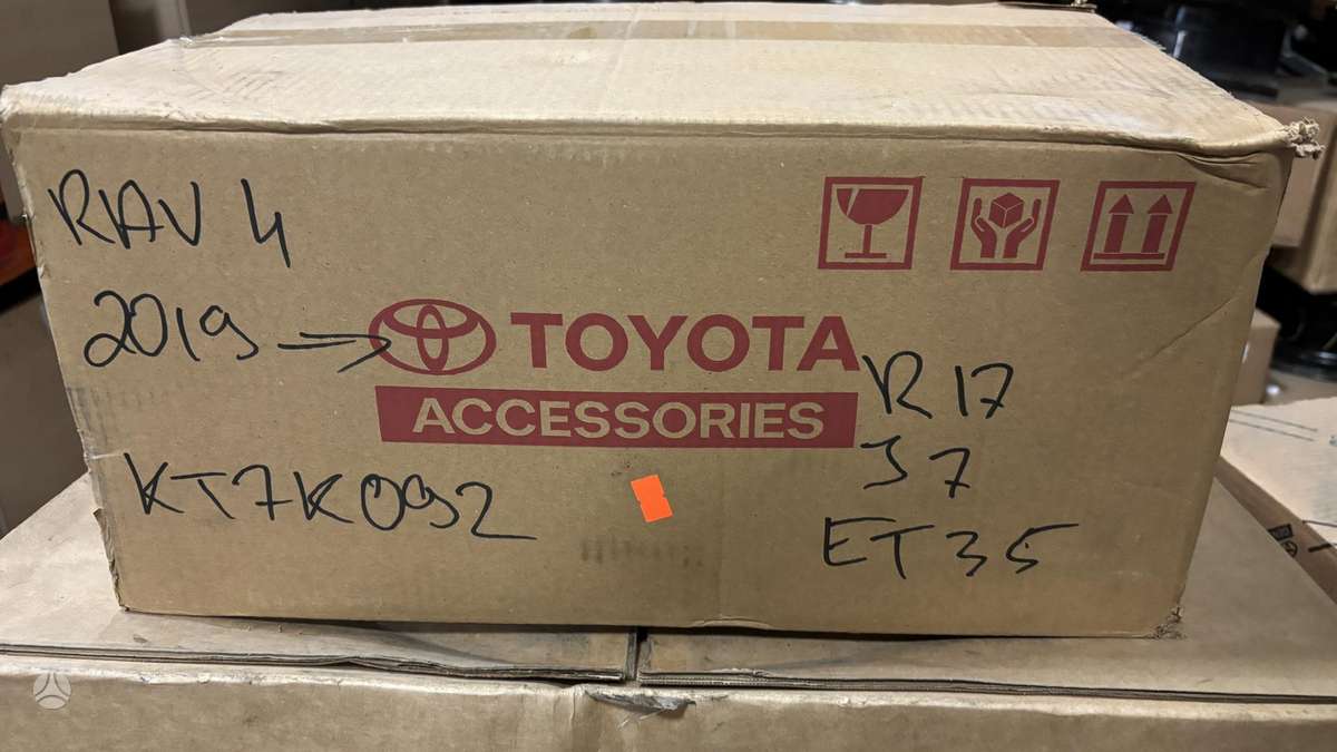 Toyota RAV4, PW4574200018, Cen30185