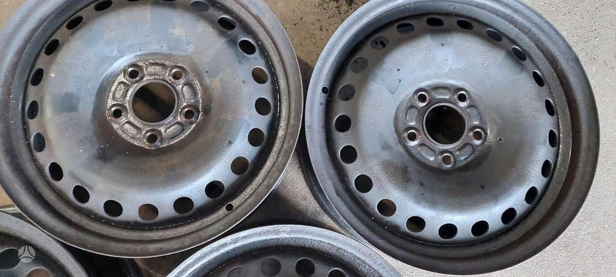 Ford, plieniniai štampuoti, R16