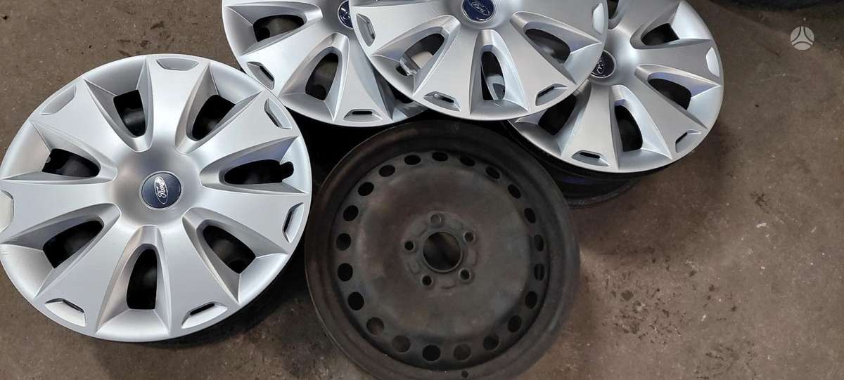 Ford, plieniniai štampuoti, R16