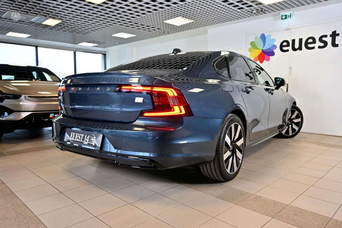 Volvo S90 - 2