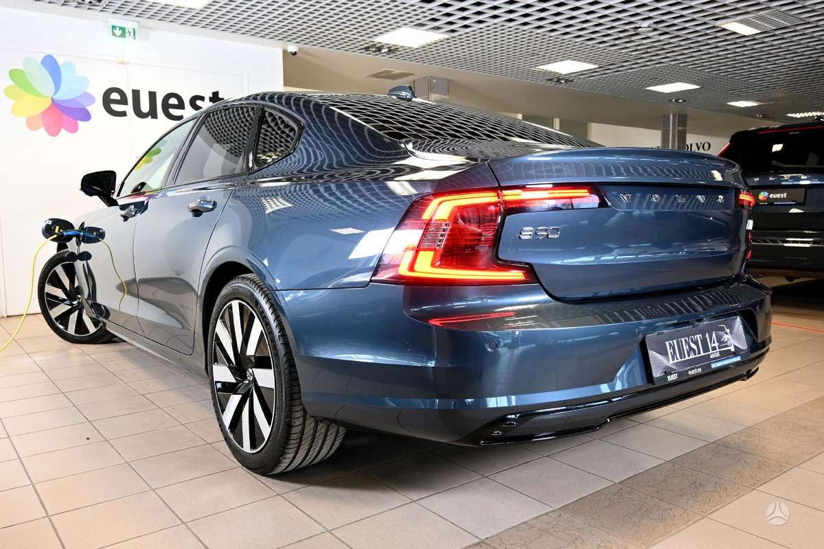 Volvo S90 - 3