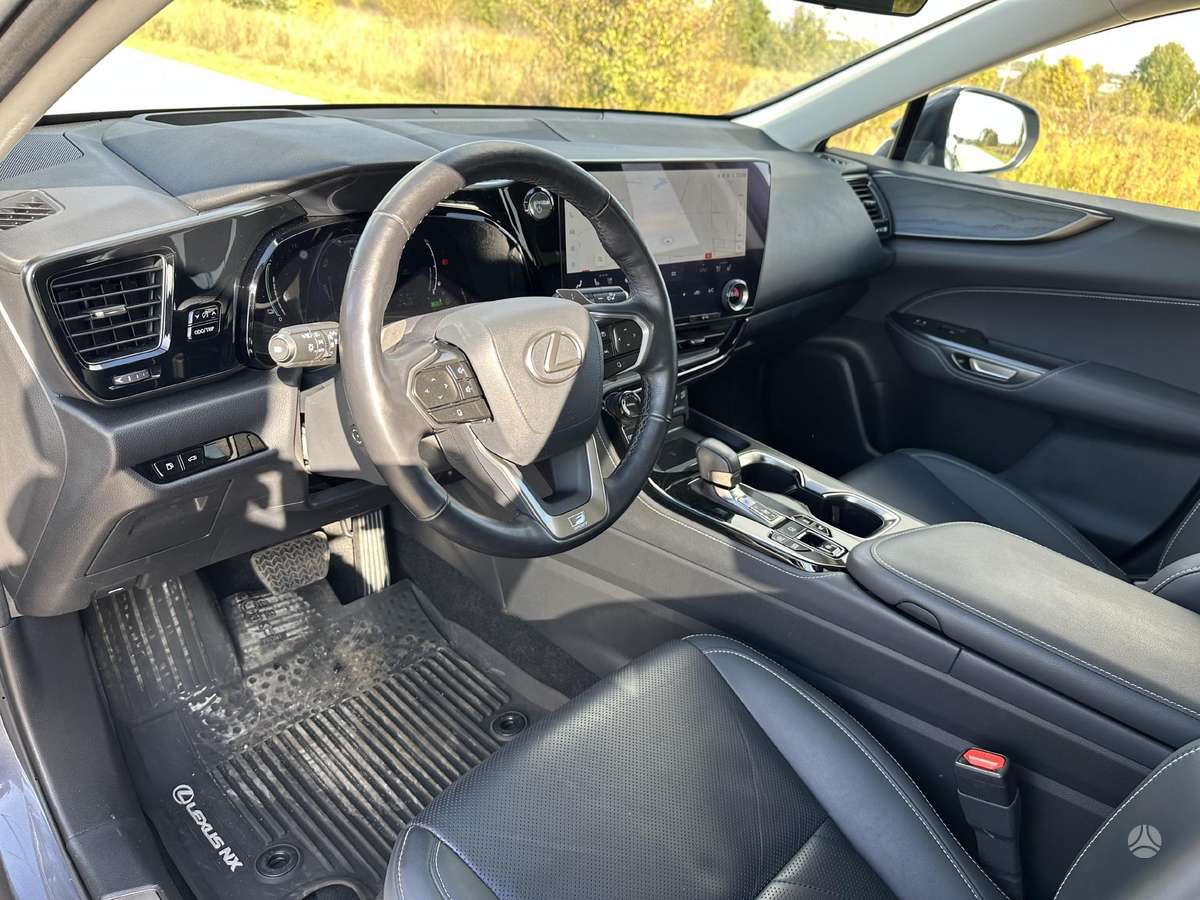 Lexus NX 450h+ dalimis