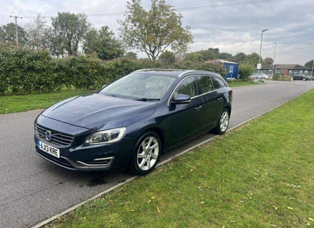 Volvo V60 Spalva 498 46 d5244t15