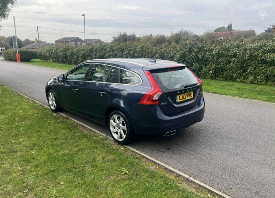 Volvo V60 Spalva 498 46 d5244t15