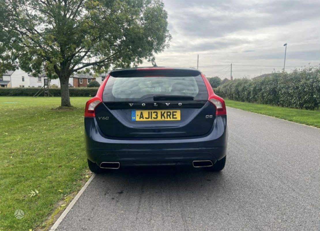 Volvo V60 Spalva 498 46 d5244t15